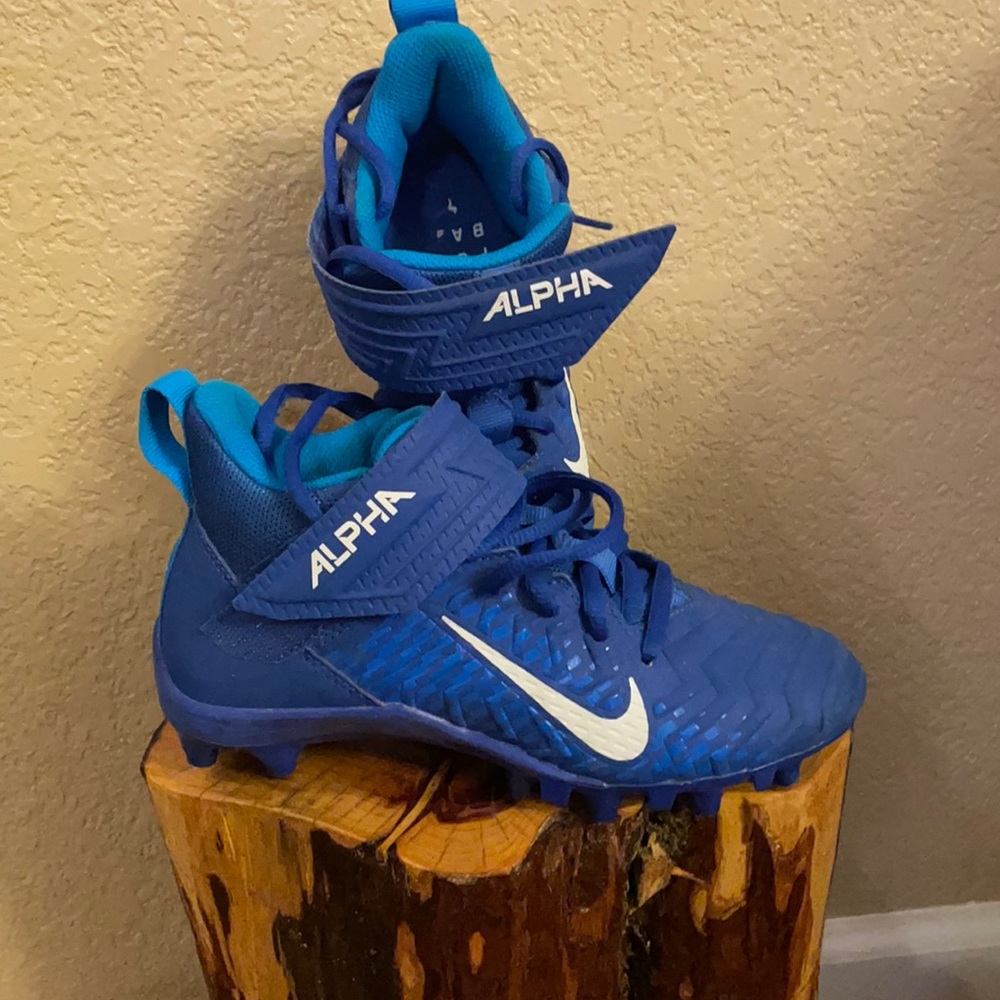 Boys Nike football cleats size 1.5y